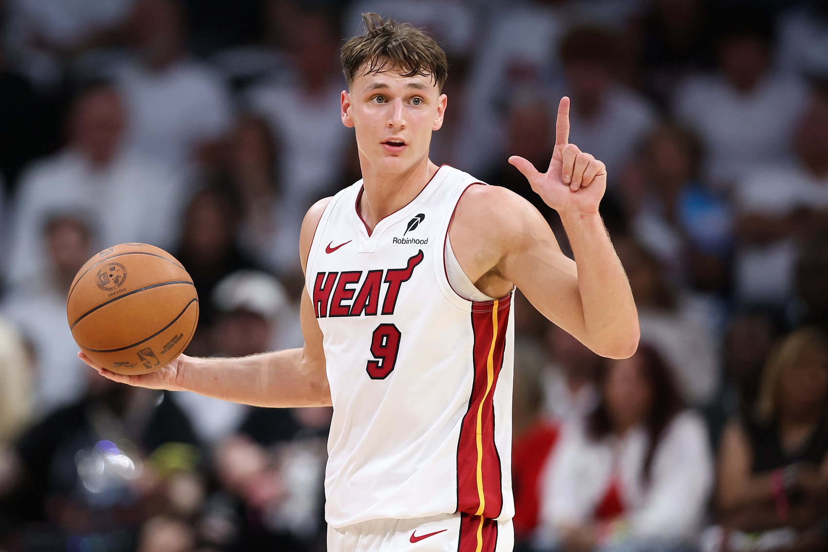 34名NBA球星乱斗欧锦赛🧐东皇小丑怪兽领衔 一队有5人 高塔林立