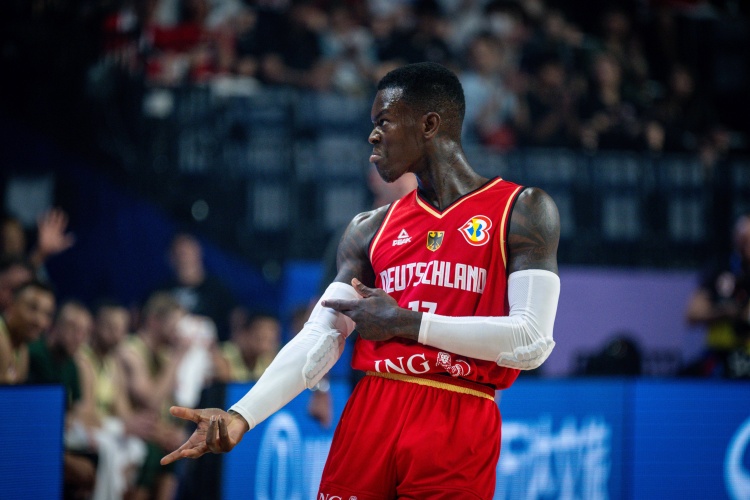 34名NBA球星乱斗欧锦赛🧐东皇小丑怪兽领衔 一队有5人 高塔林立