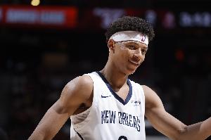 打得还行！7号秀费尔斯16中7拿到拿到22分7板4助3断1帽 5失误