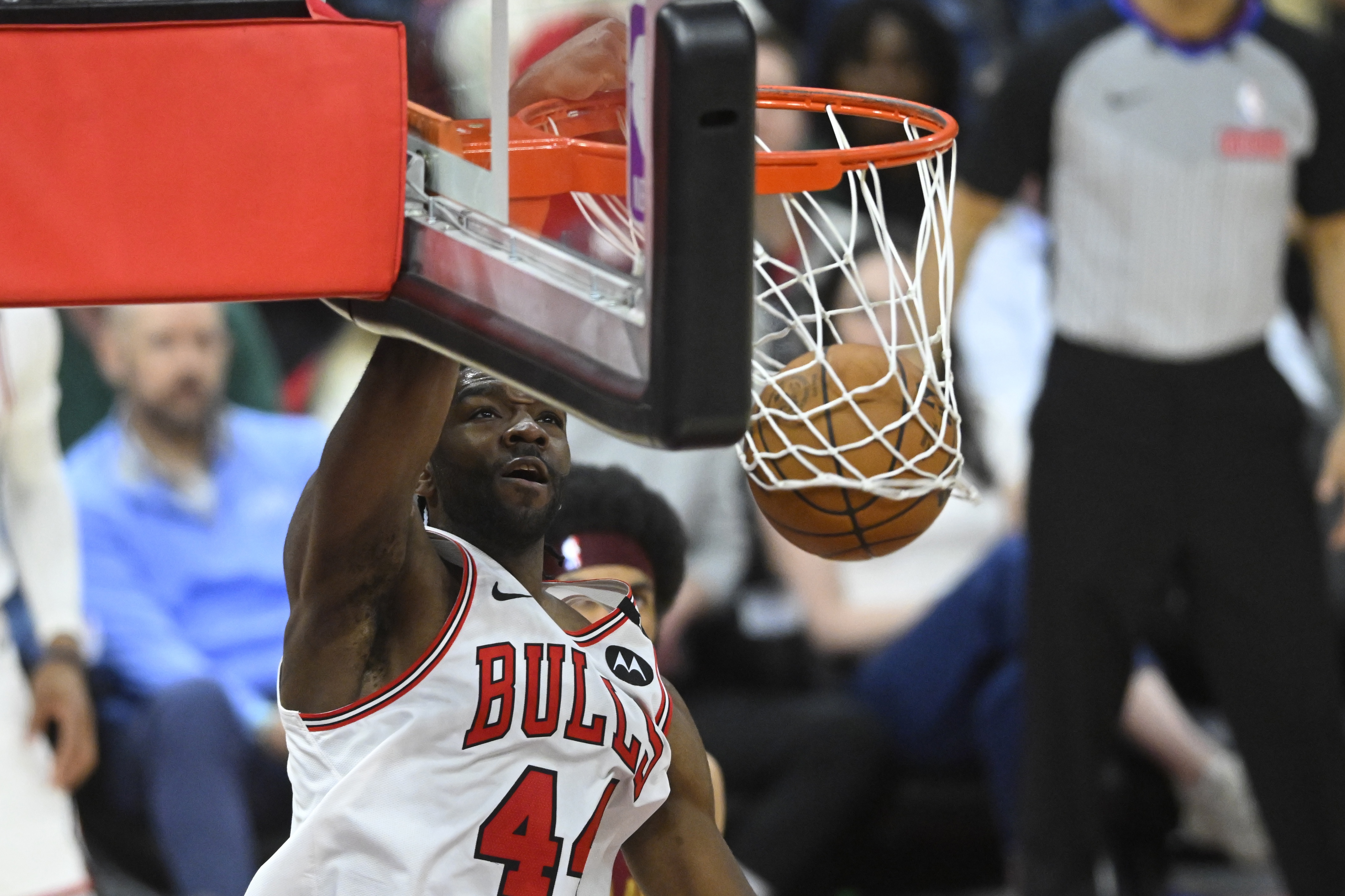 线上投注-新赛季大前锋实力盘点：字母哥与浓眉领衔，西亚卡姆阿德巴约霍姆格伦紧随其后