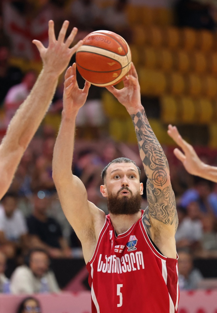 体育博彩-尽力了！马穆凯拉什维利13中6&amp;三分5中1拿到14分 另有1板2助1断