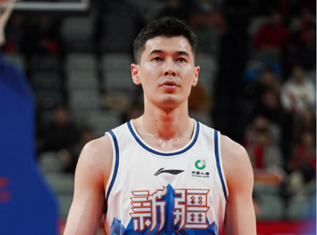 安全下注-新疆男篮注册14人：赵睿离队后仅剩阿不都顶薪 混血冯傲升一队