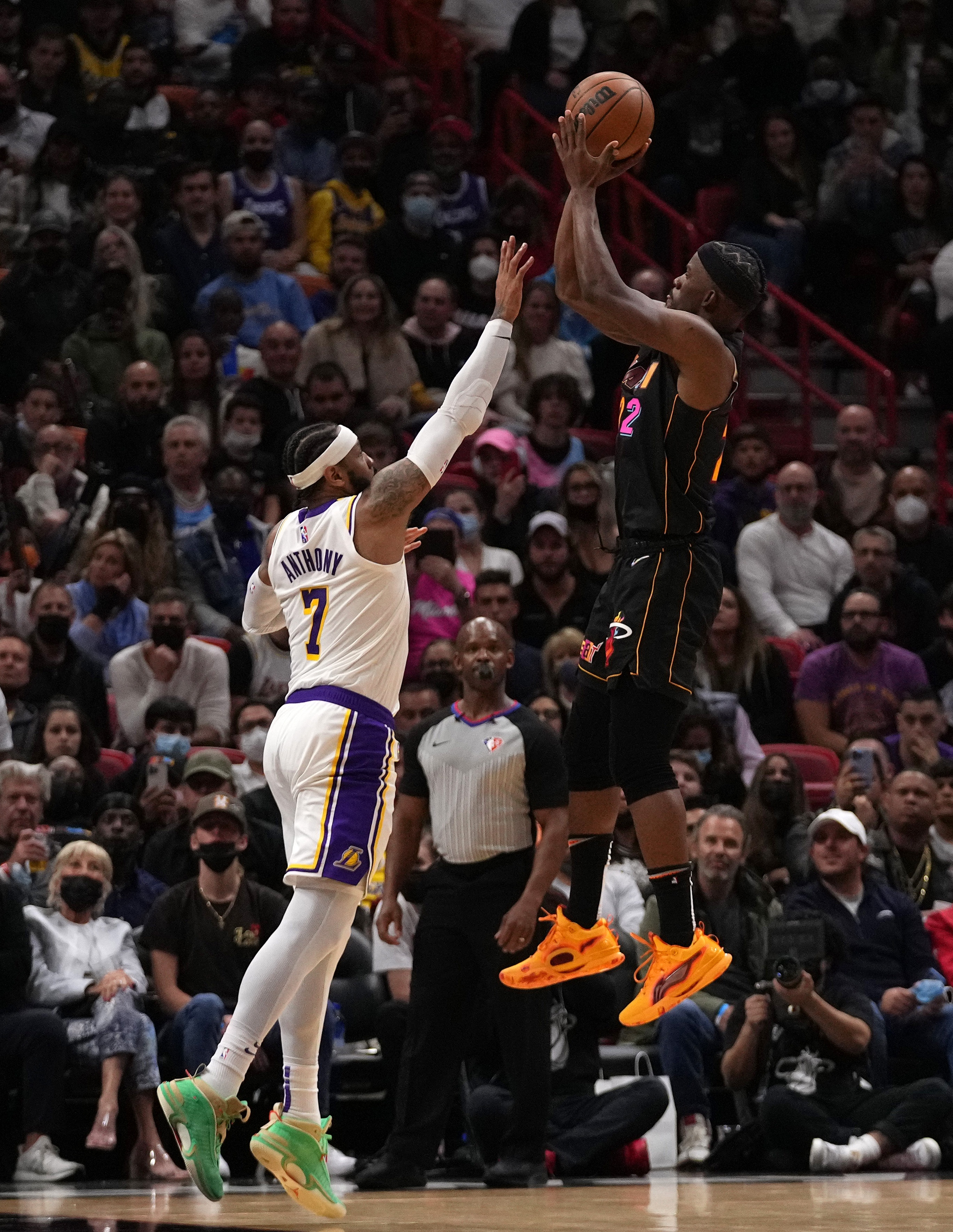 世俱杯-巴特勒&gt;安东尼？美记：如果你真的想要赢得比赛 你就得选择巴特勒