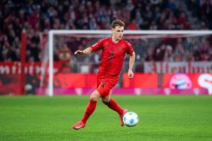 记者:基米希更喜欢踢中场位置,希望与控球型中场搭档