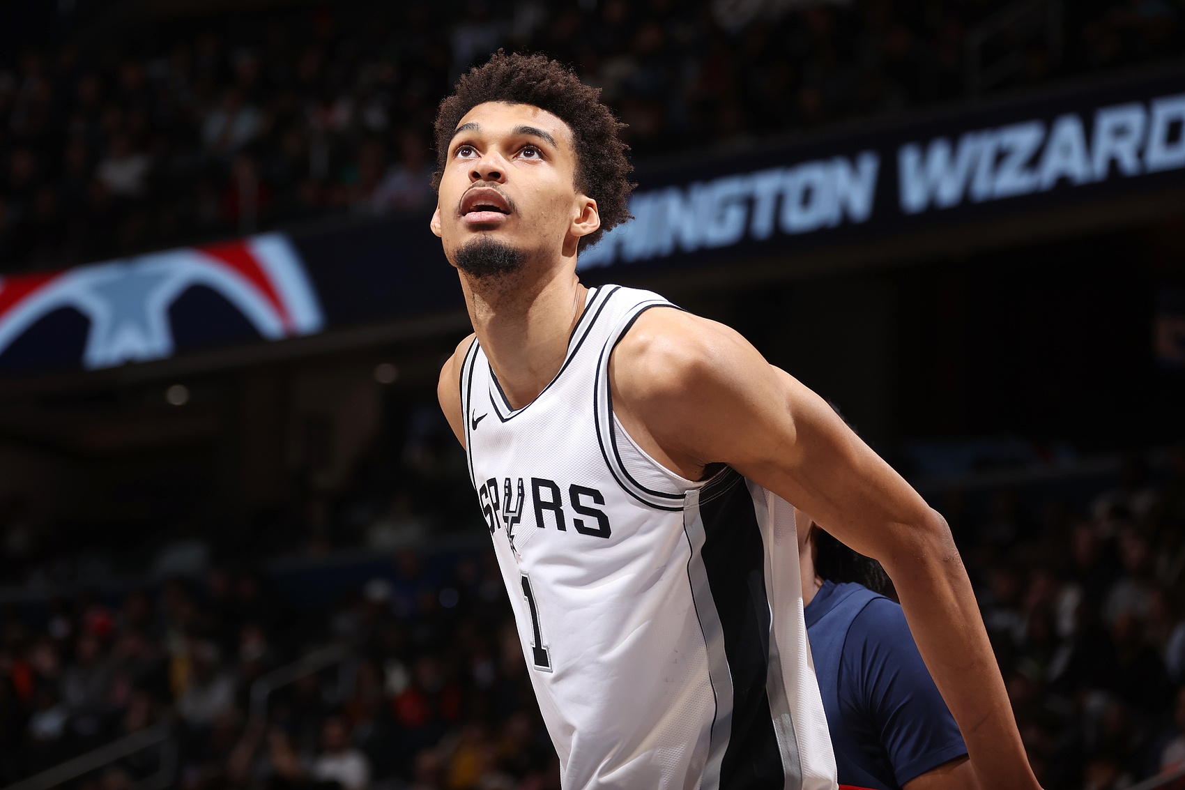 官方指定-蒂格预测文班下赛季入选最佳阵容前提：健康无虞